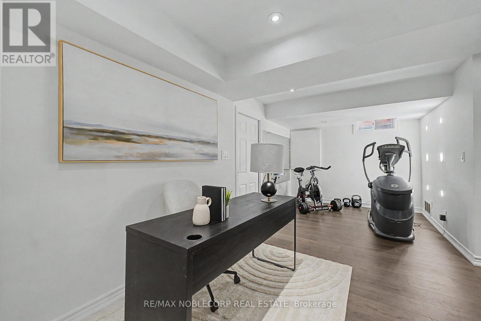 68 MEADOWGLEN BOULEVARD - 28