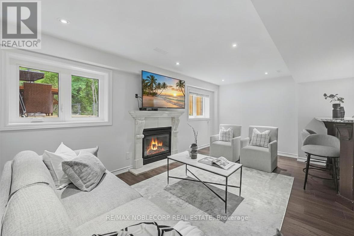 68 MEADOWGLEN BOULEVARD - 31