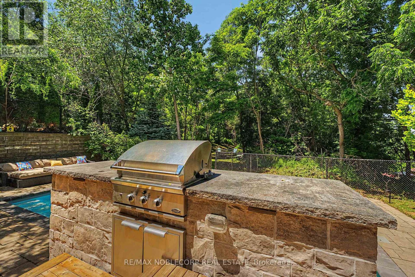 68 MEADOWGLEN BOULEVARD - 43