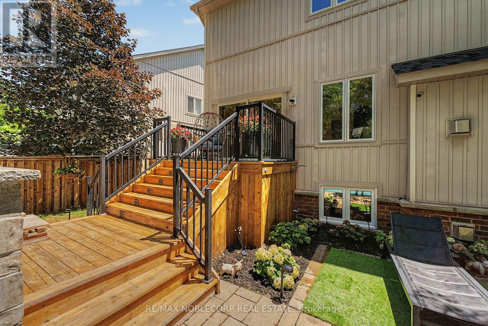 68 MEADOWGLEN BOULEVARD - 39