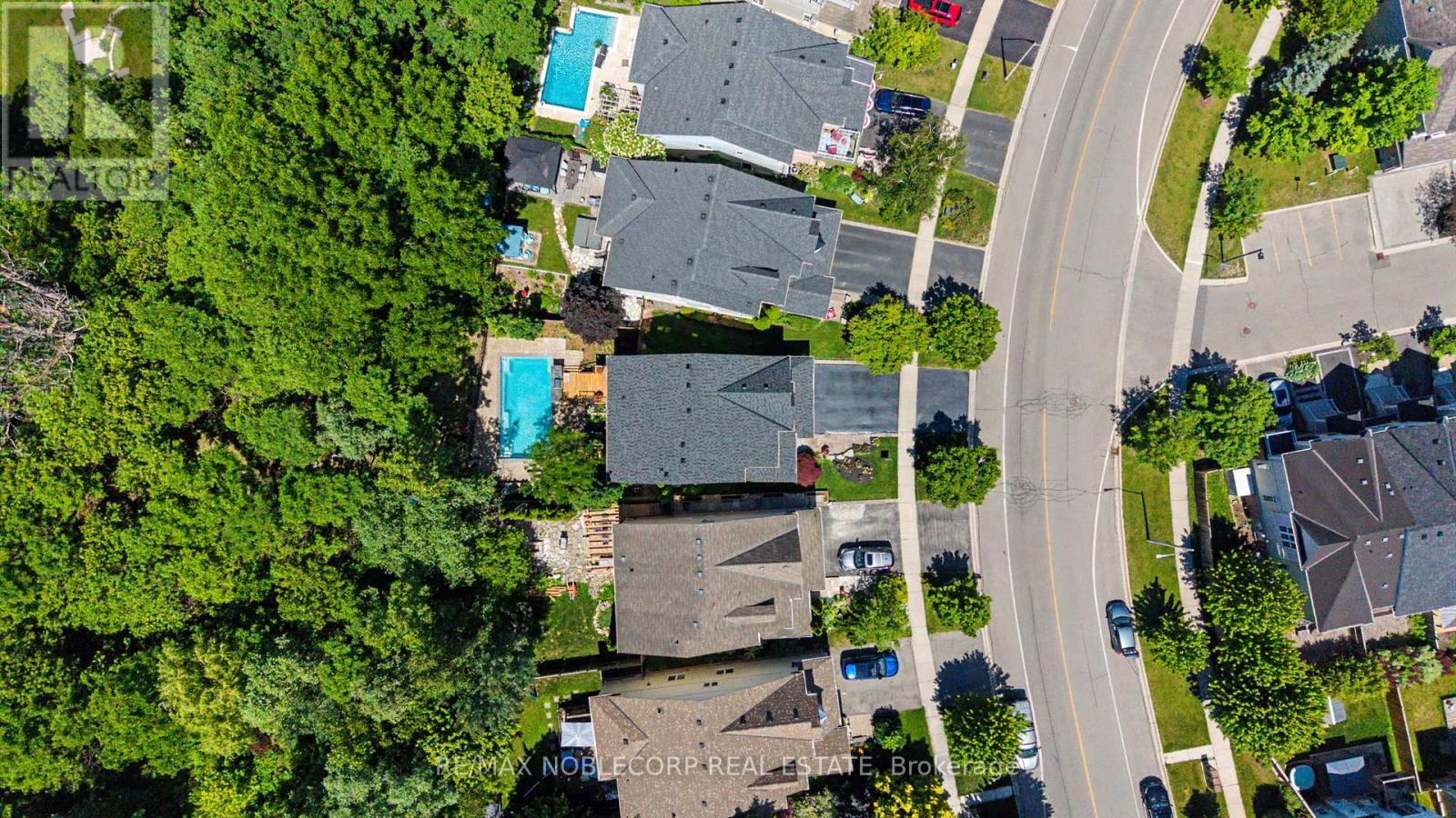 68 MEADOWGLEN BOULEVARD - 44