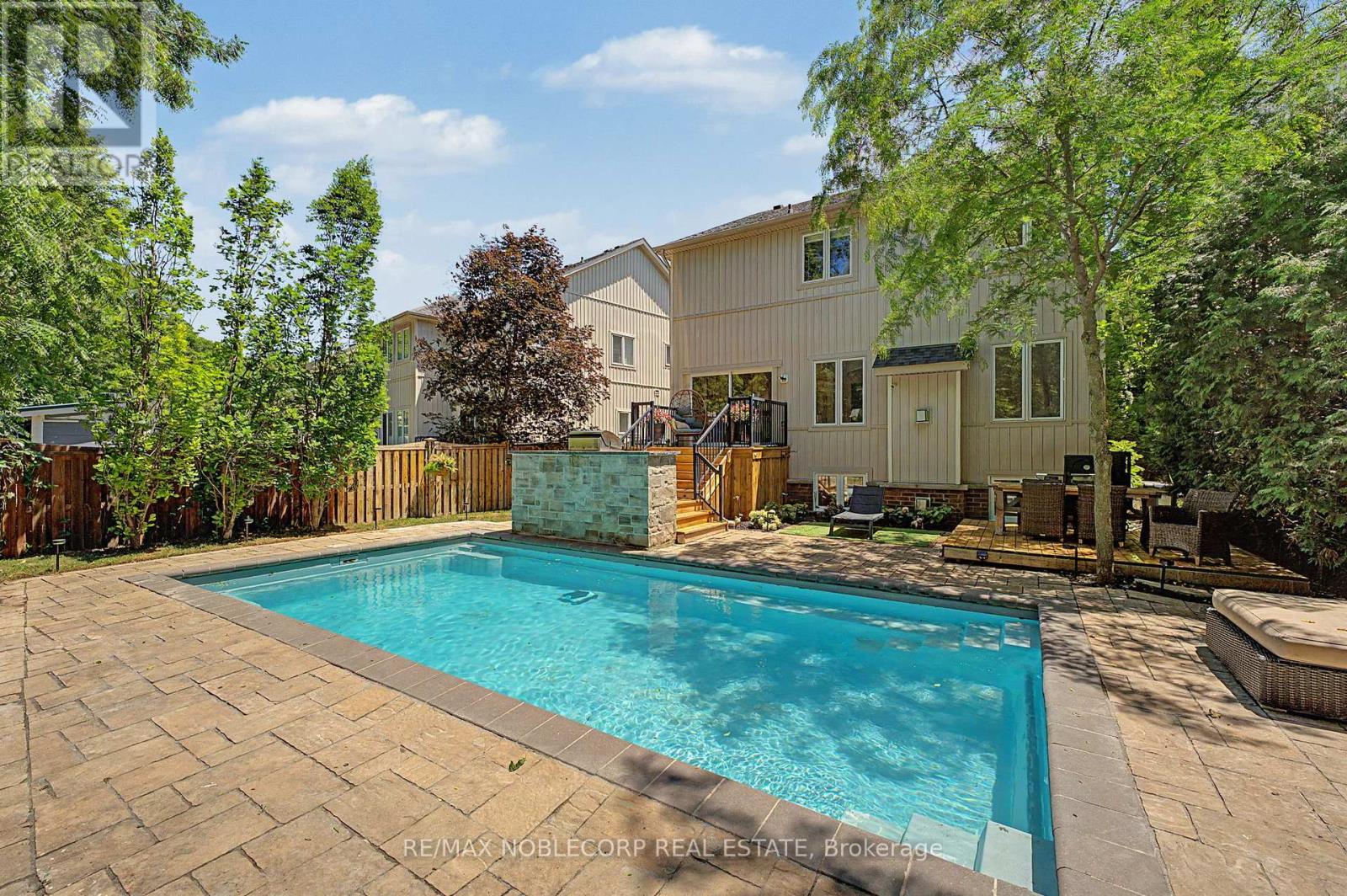 68 MEADOWGLEN BOULEVARD - 40
