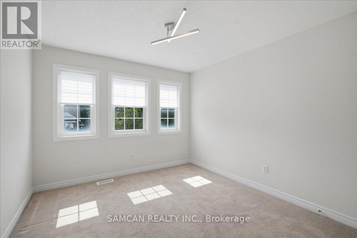 58 HUNTER WAY - 32