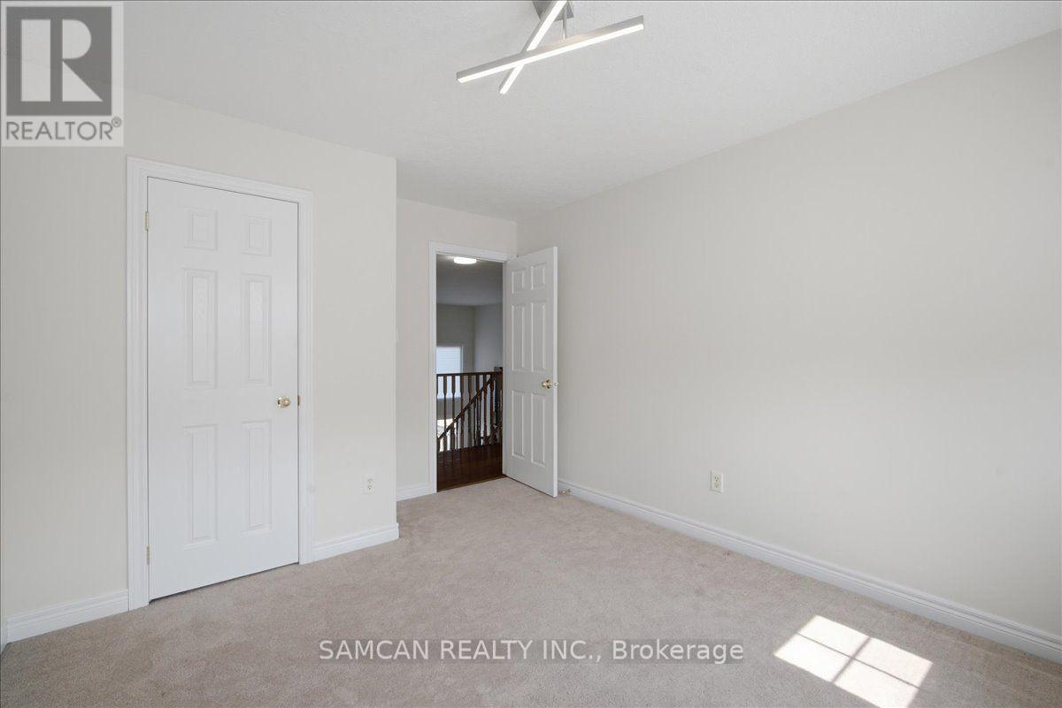 58 HUNTER WAY - 33