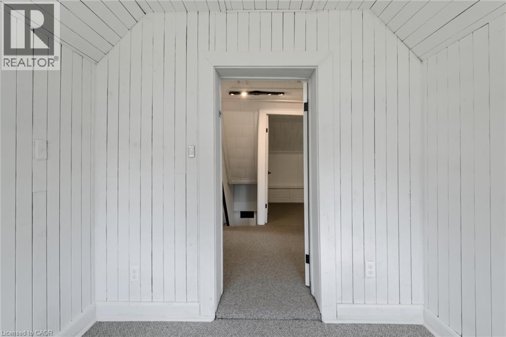 241 TALBOT Street S - Image 27