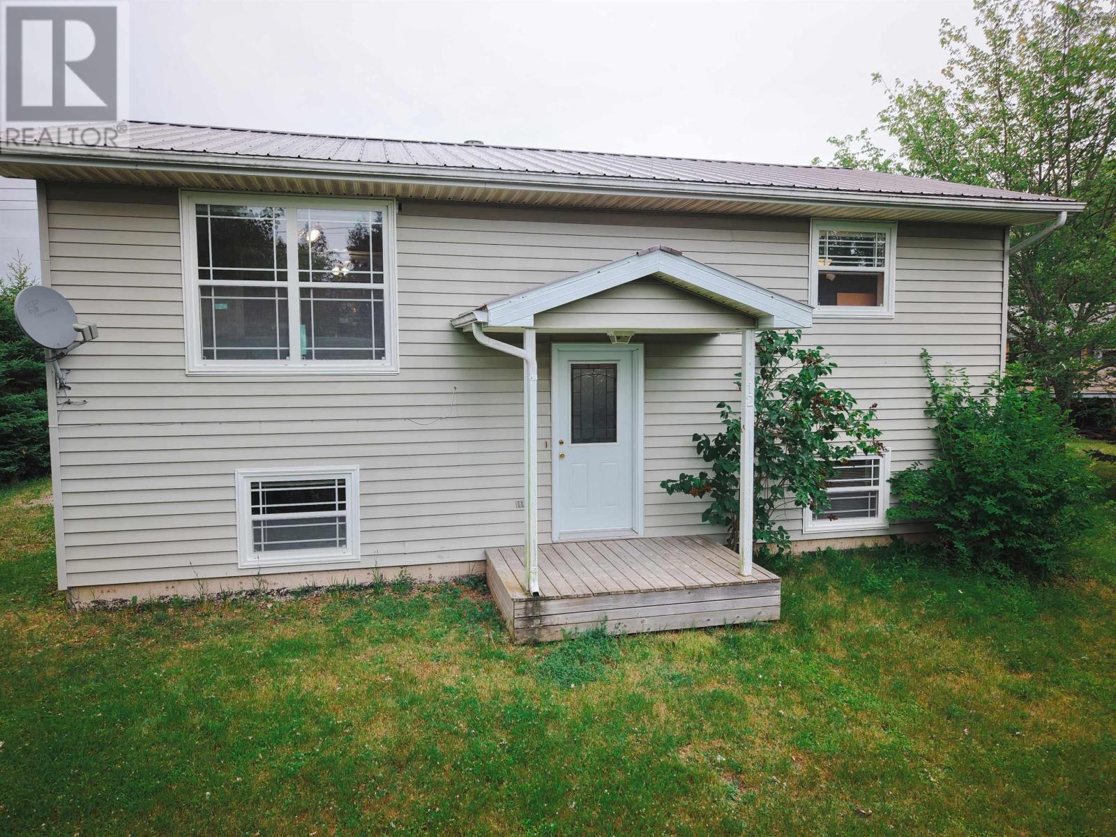 3 Windcrest Avenue - 1
