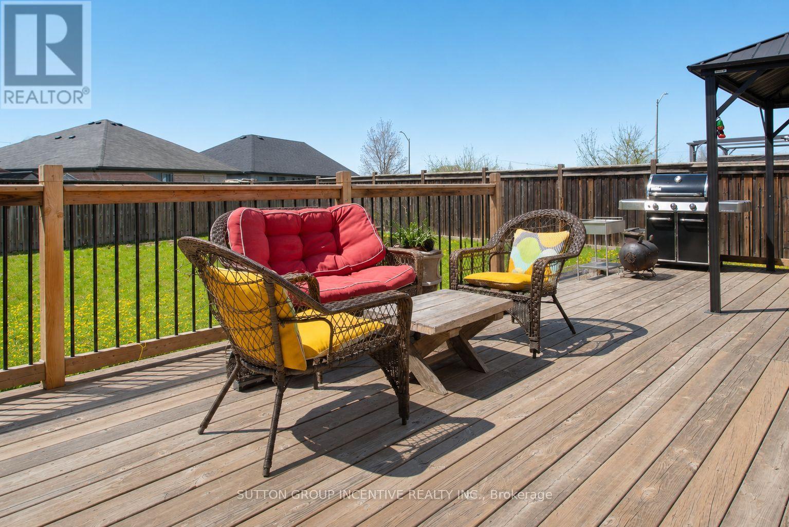 174 MAPLEWOOD DRIVE - 21