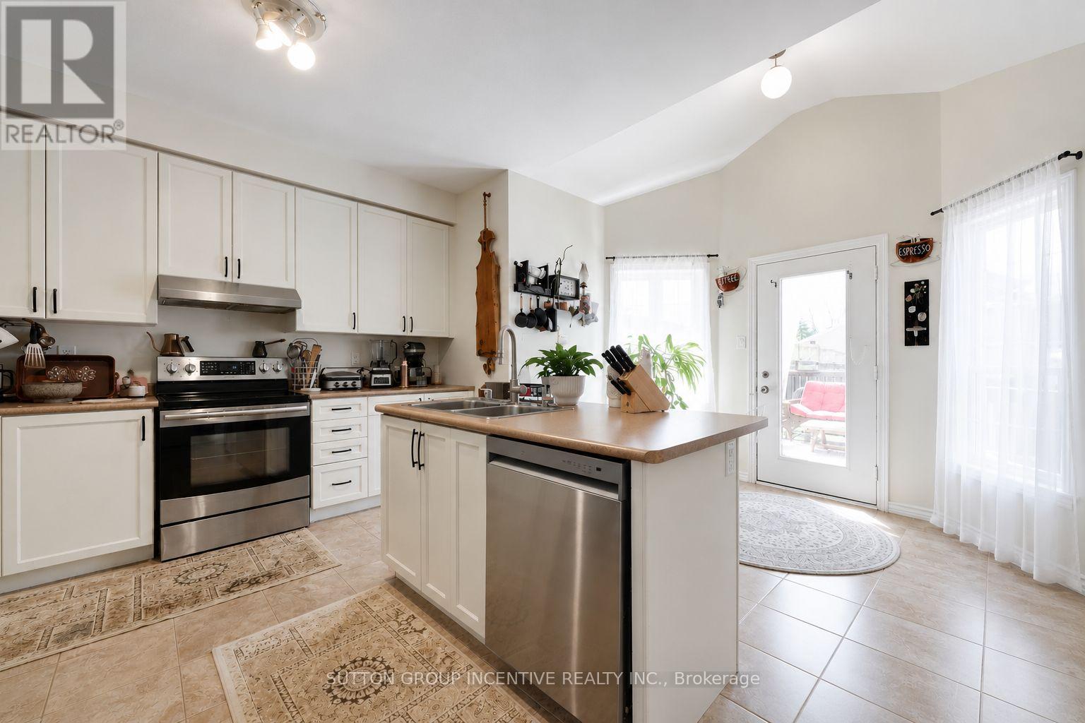 174 MAPLEWOOD DRIVE - 5