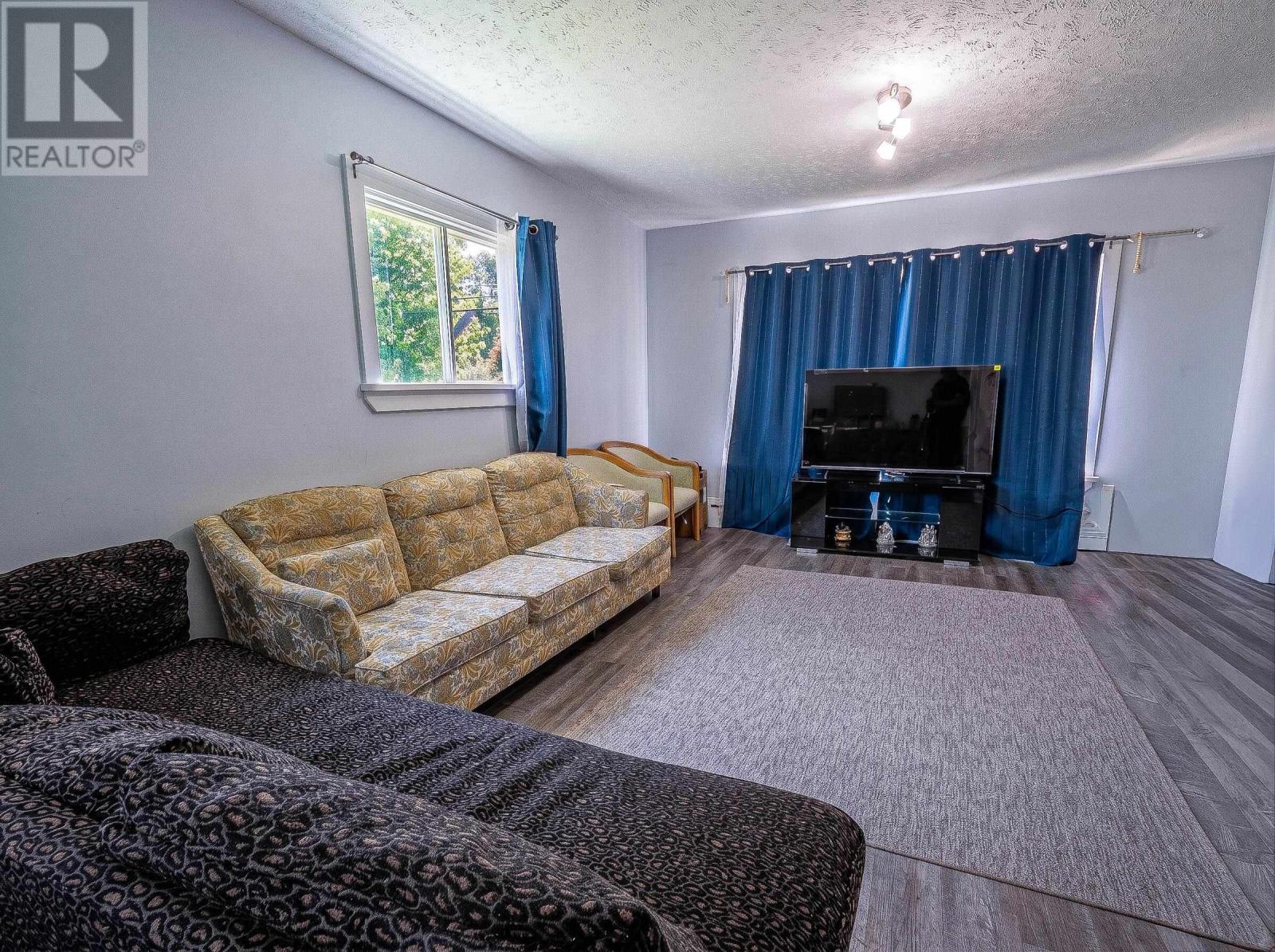 72,74,76 Parkview Drive - Image 7