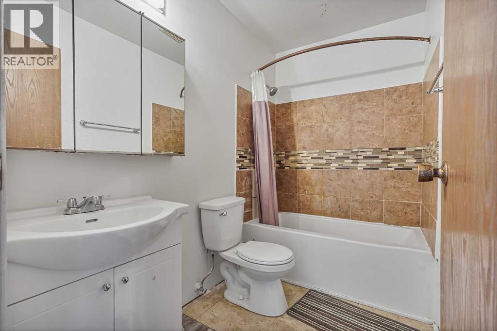 28 Cayuga Crescent W - 9