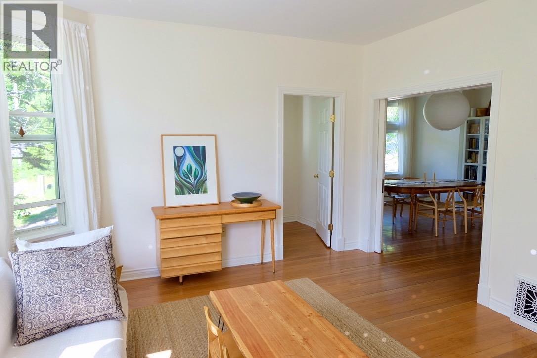 824 SILICA Street - 27