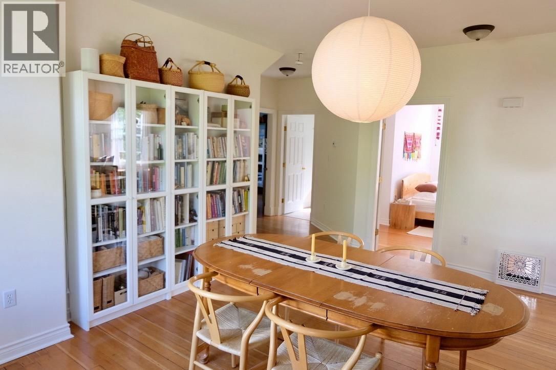 824 SILICA Street - 32