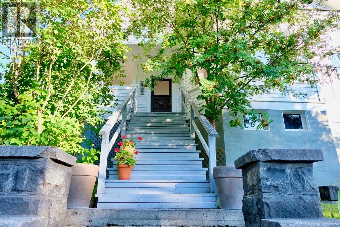824 SILICA Street - 2