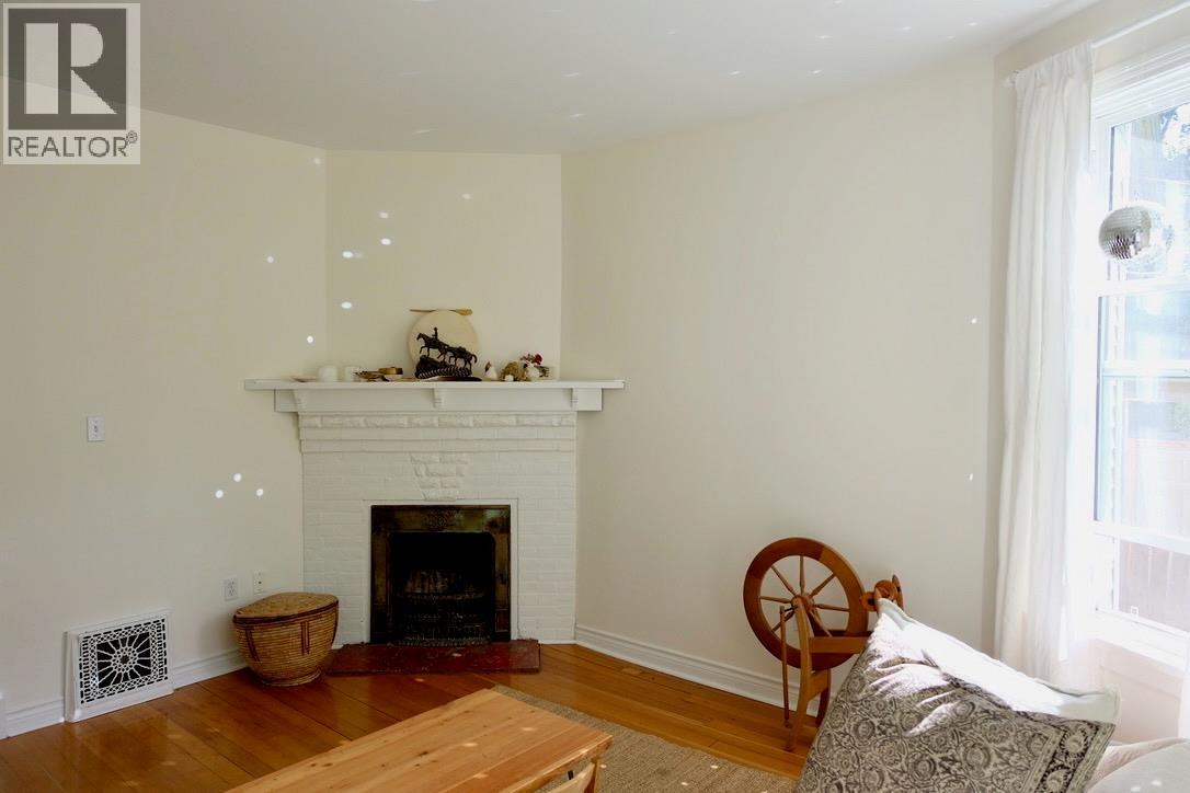 824 SILICA Street - 23