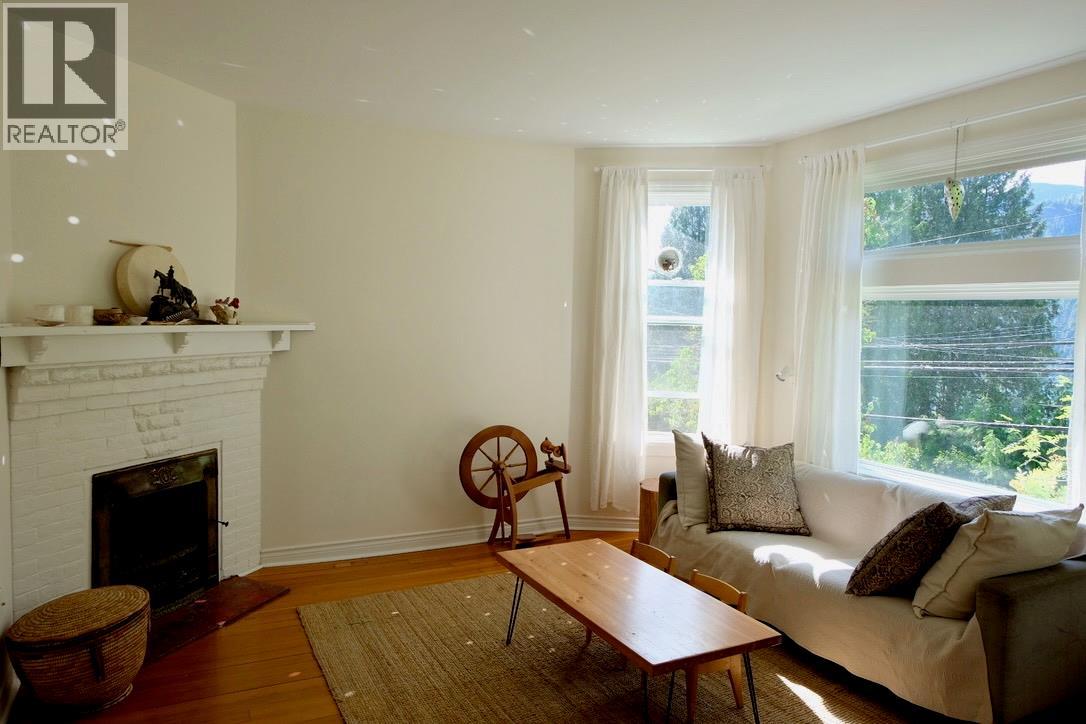 824 SILICA Street - 22