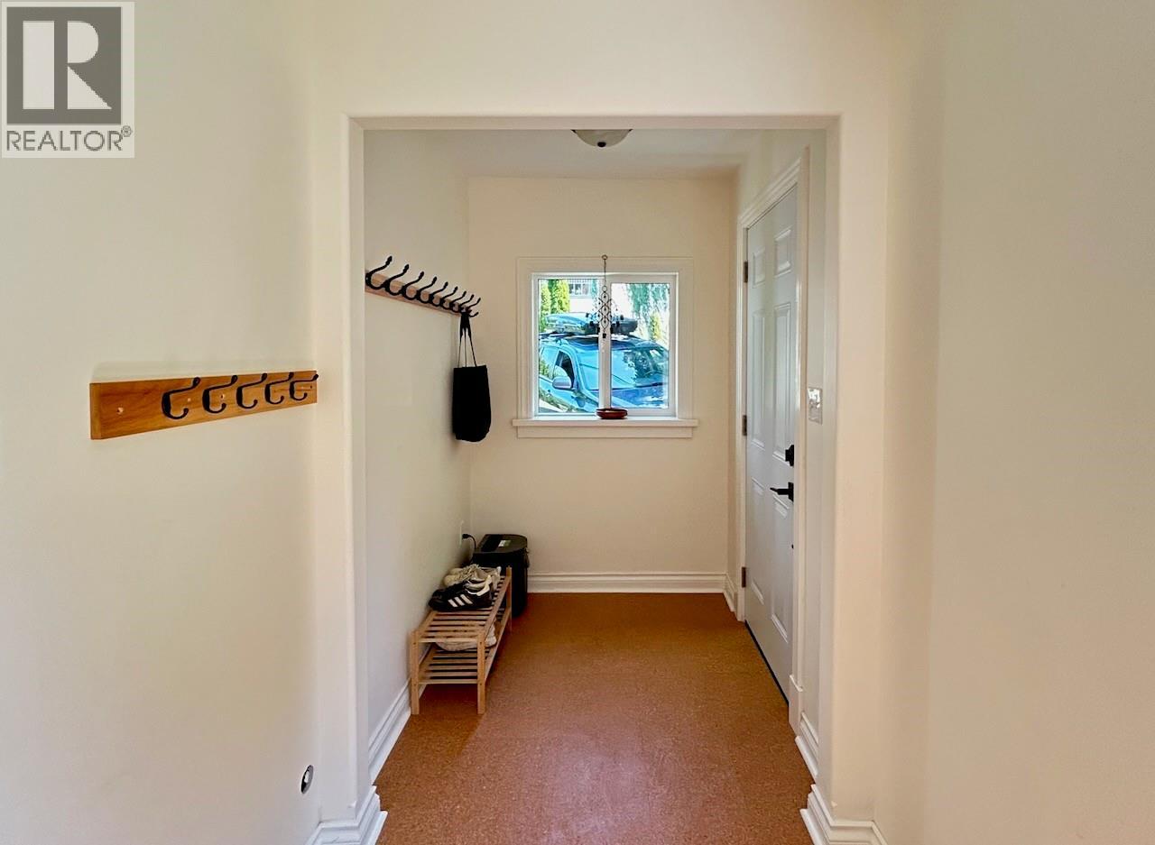 824 SILICA Street - 56