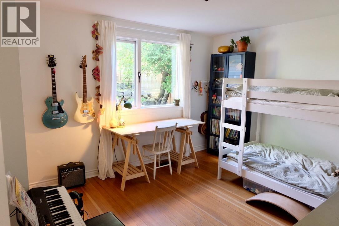 824 SILICA Street - 42