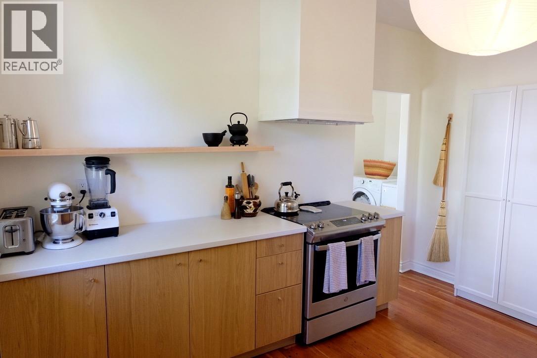 824 SILICA Street - 51