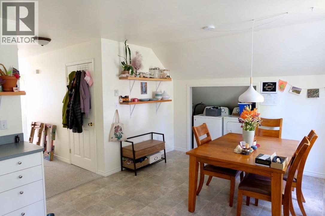 824 SILICA Street - 61