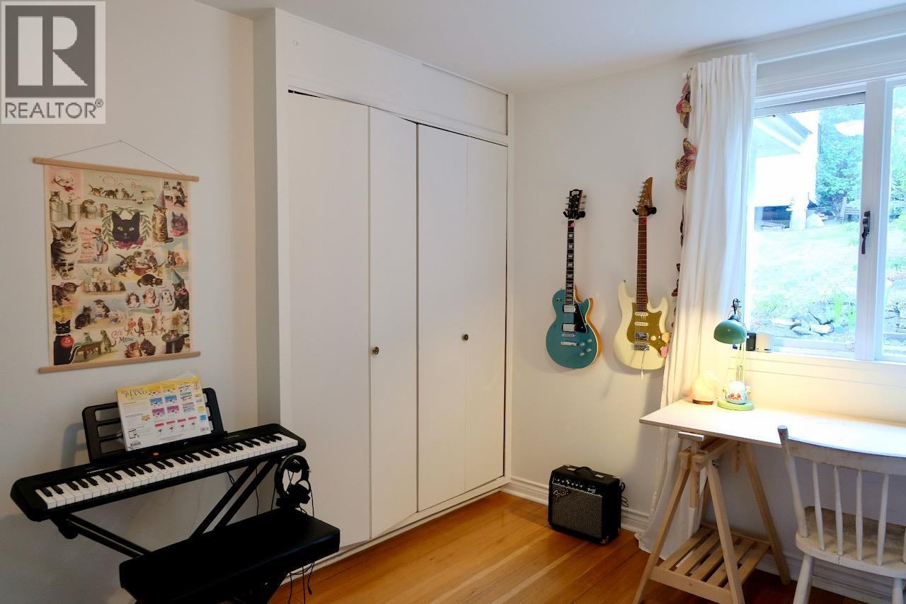 824 SILICA Street - 43