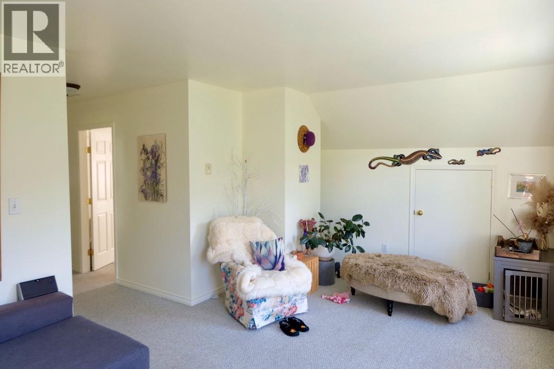 824 SILICA Street - 70