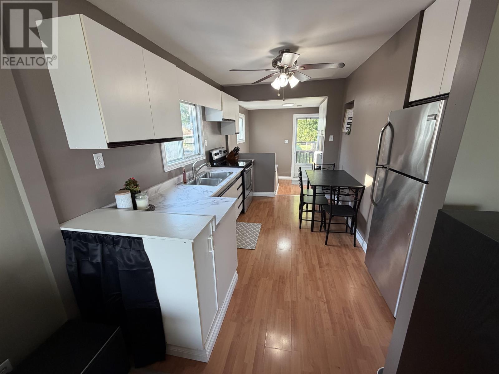 441 Christina ST E - 12