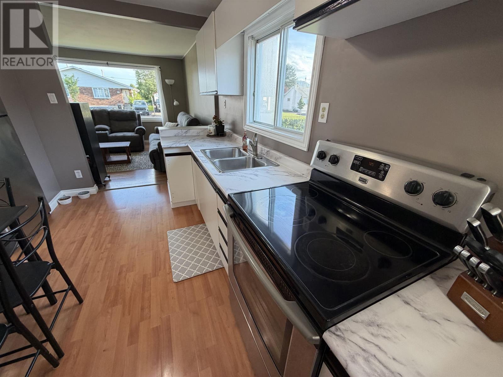 441 Christina ST E - 16