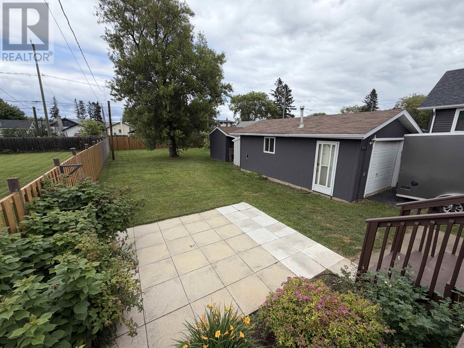 441 Christina ST E - 27