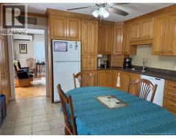 Living room - 466 Main Street, Grand Sault/grand Falls, NB E3Z2W3 Photo 8