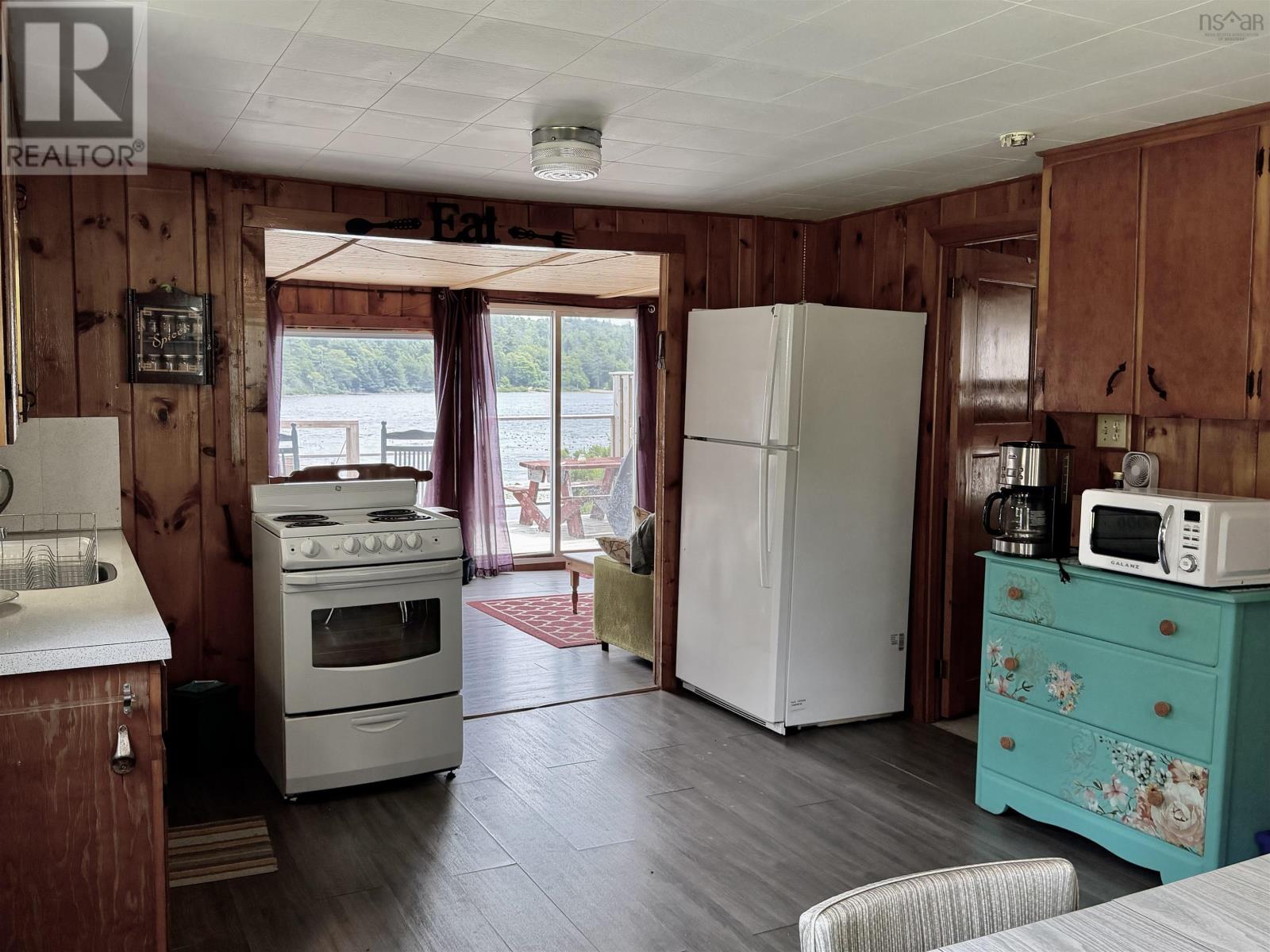 656 Milbury Lake Road - 14