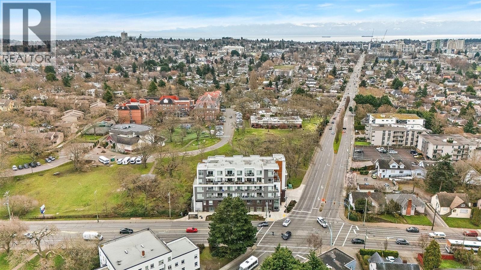 #306 1301 Hillside Ave - 5