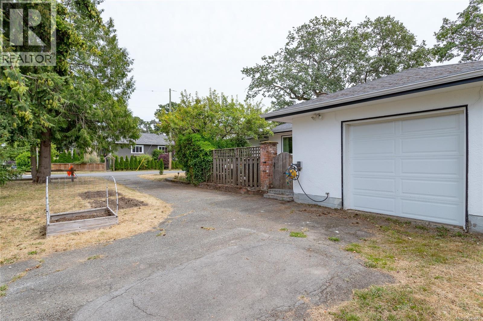 3830 Palo Alto St - 7