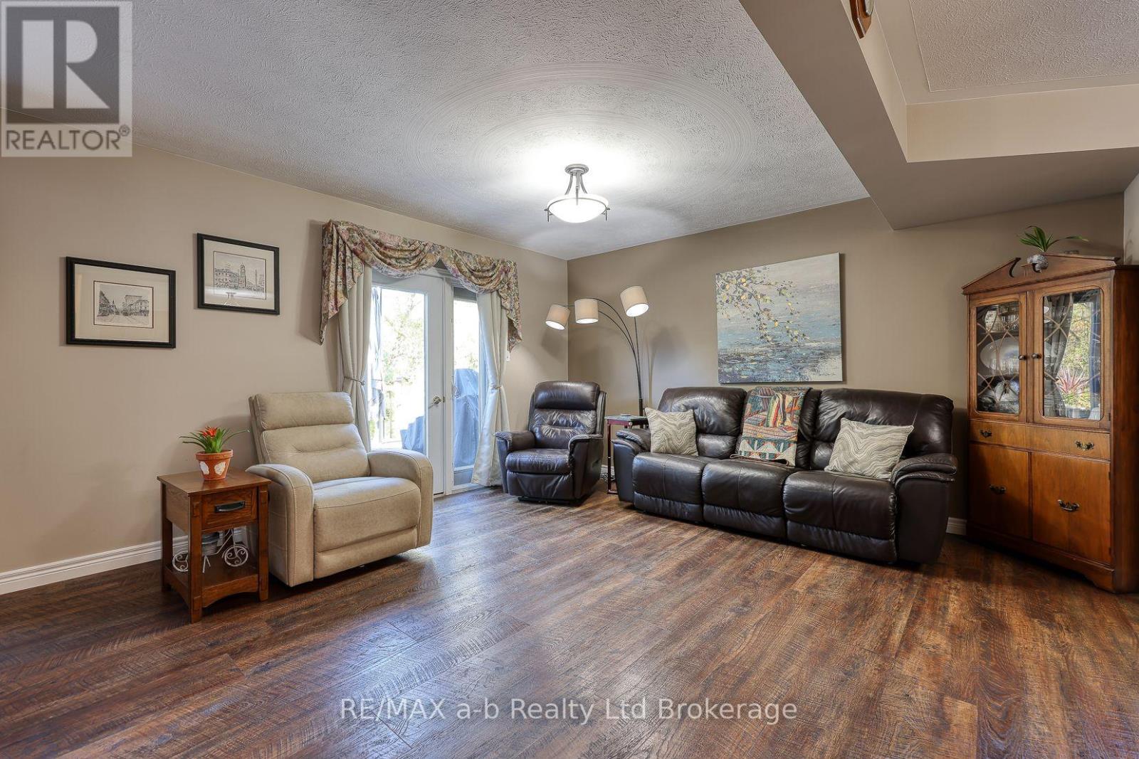 11 CORNISH CRESCENT - 11
