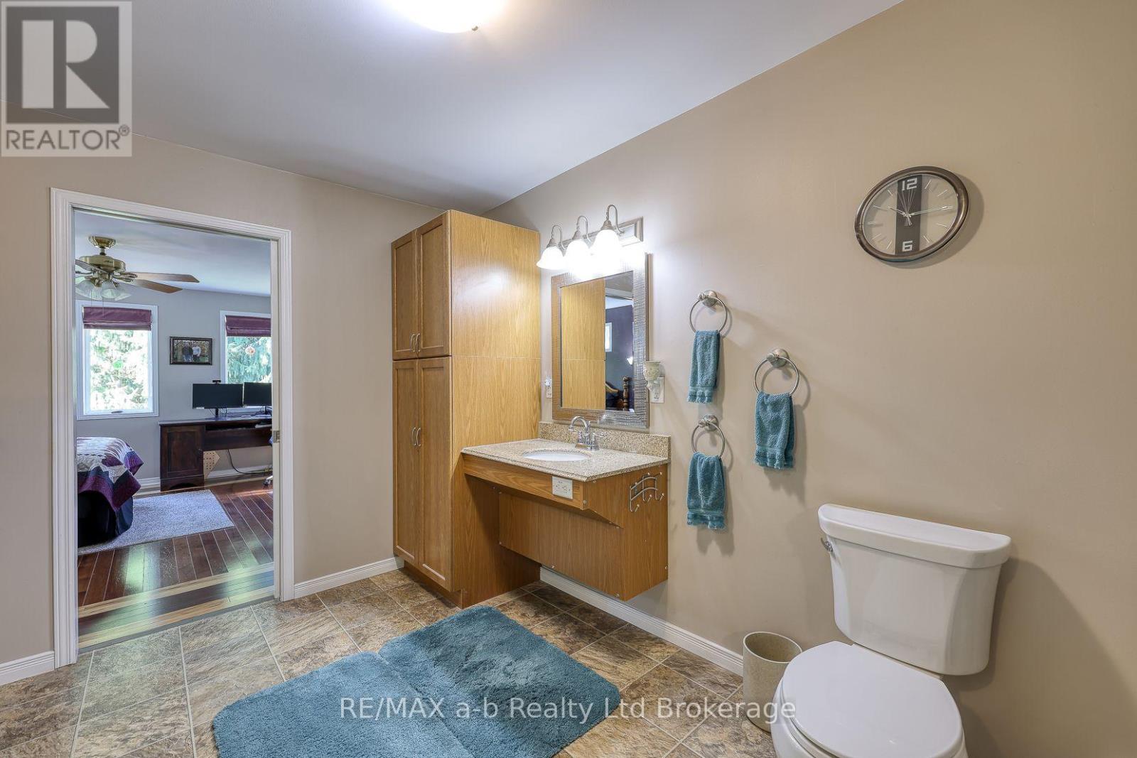 11 CORNISH CRESCENT - 16
