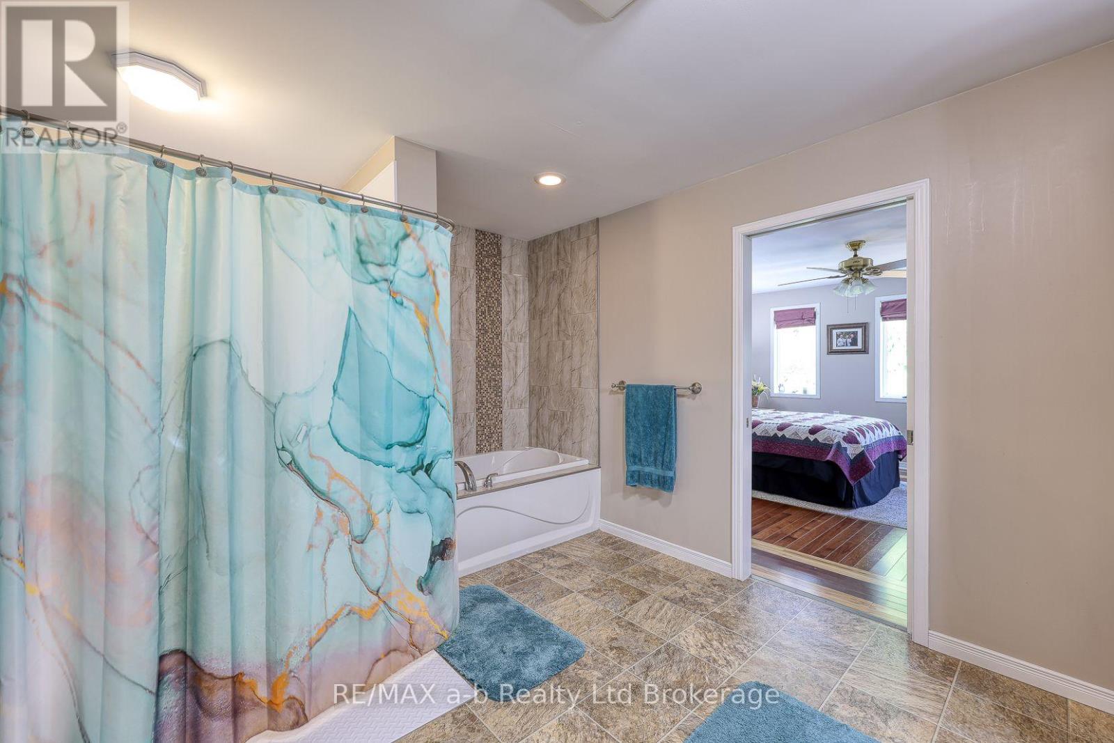 11 CORNISH CRESCENT - 17