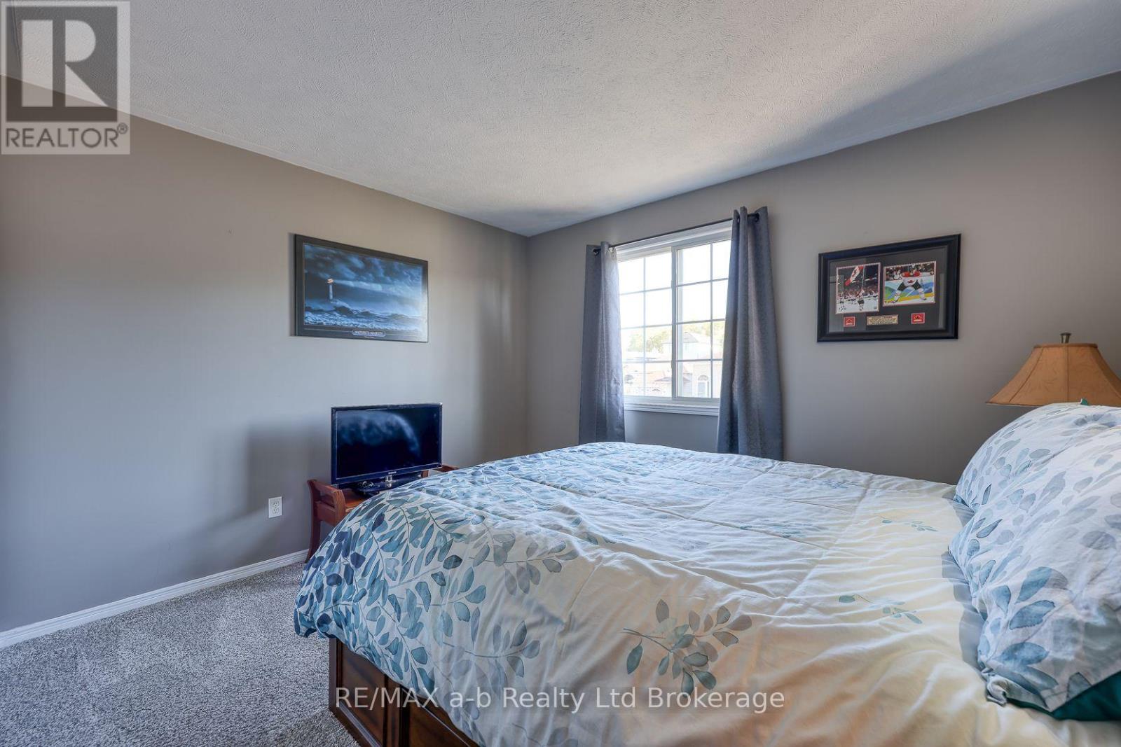 11 CORNISH CRESCENT - 21