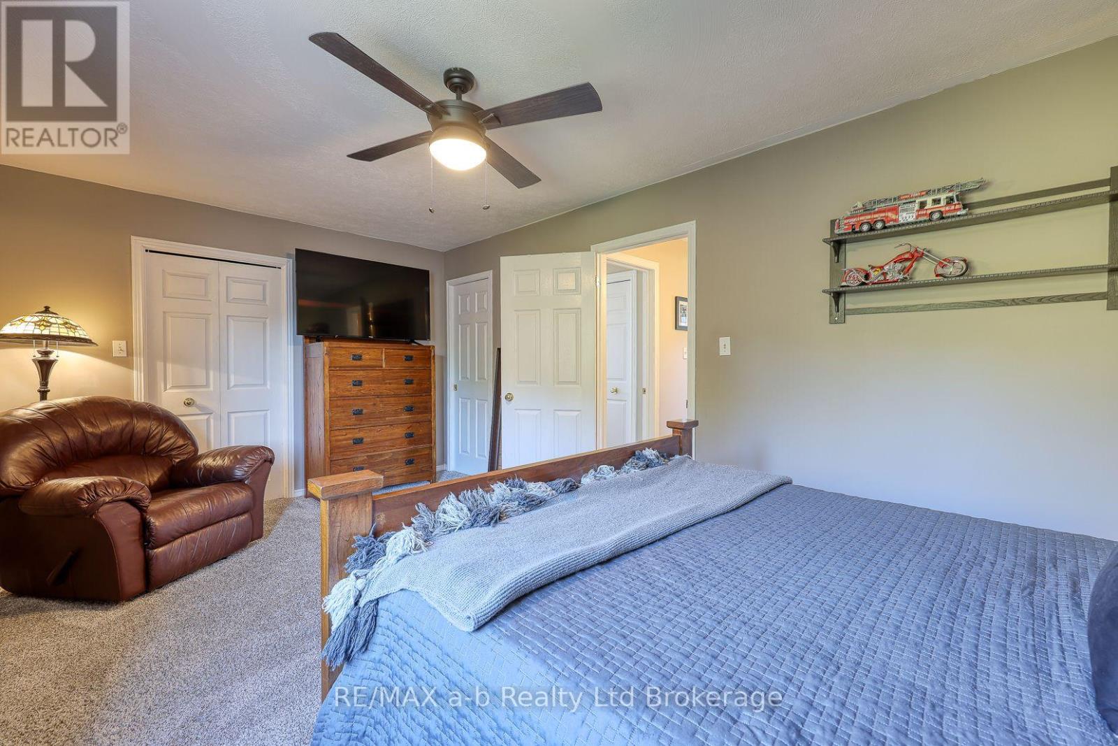 11 CORNISH CRESCENT - 24