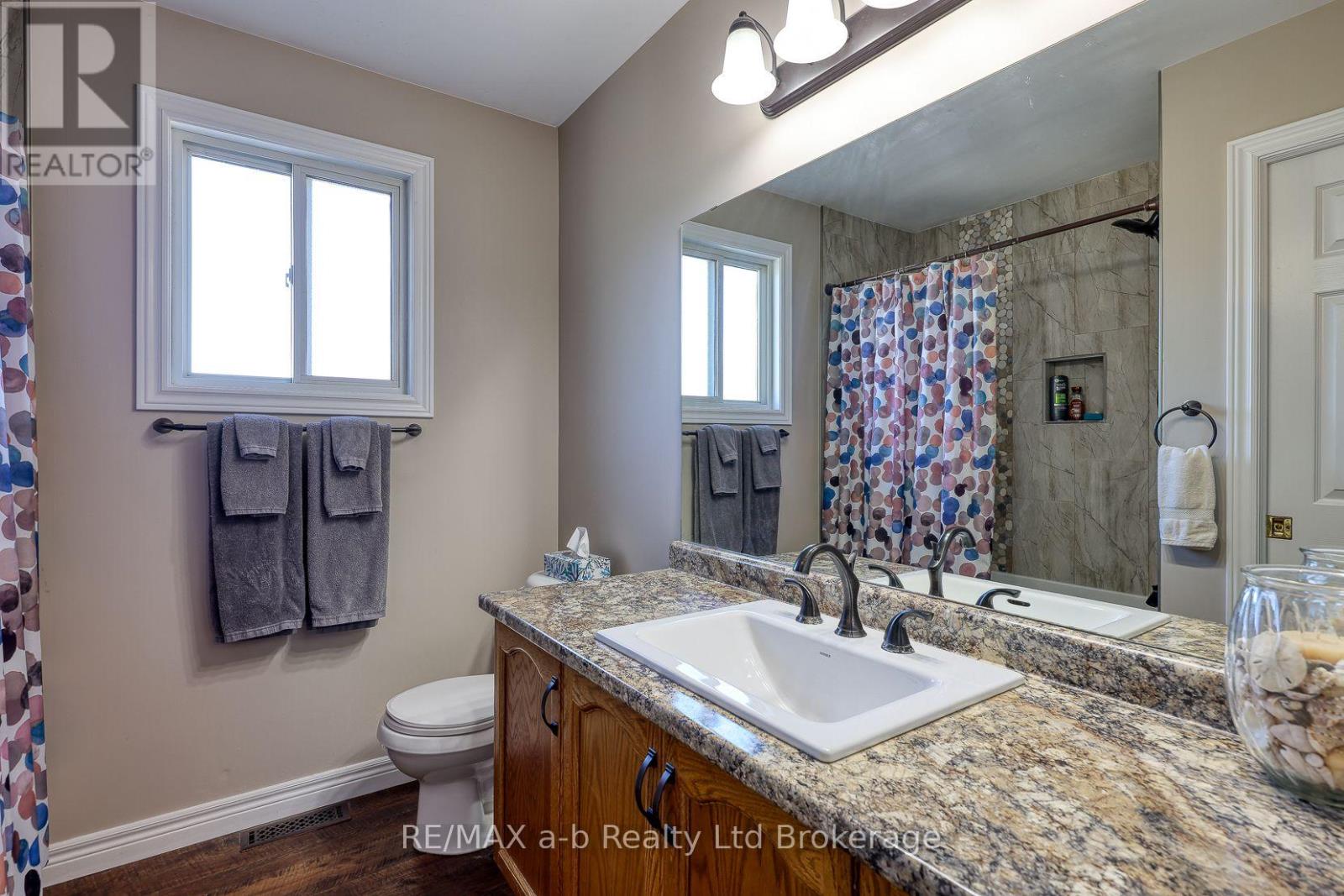 11 CORNISH CRESCENT - 25