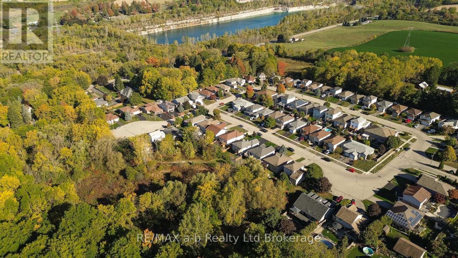11 CORNISH CRESCENT - 38