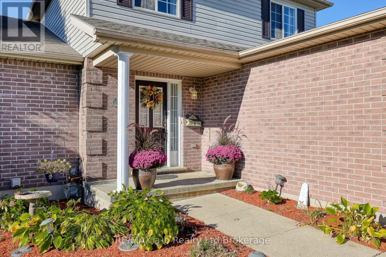 11 CORNISH CRESCENT - 4