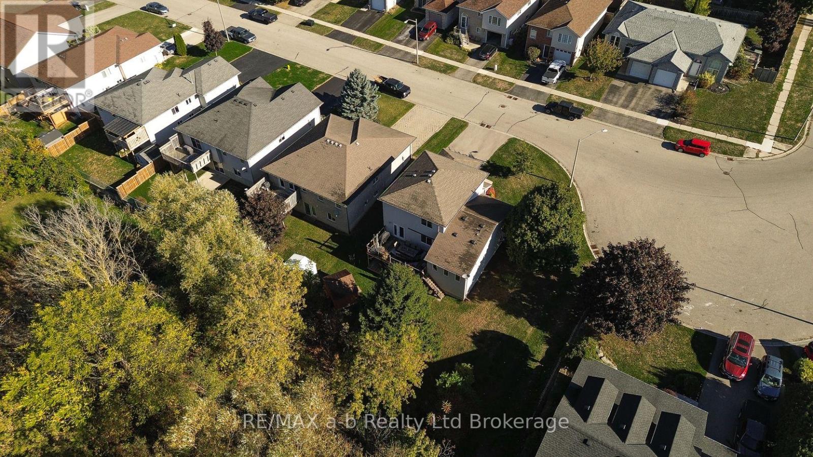 11 CORNISH CRESCENT - 42