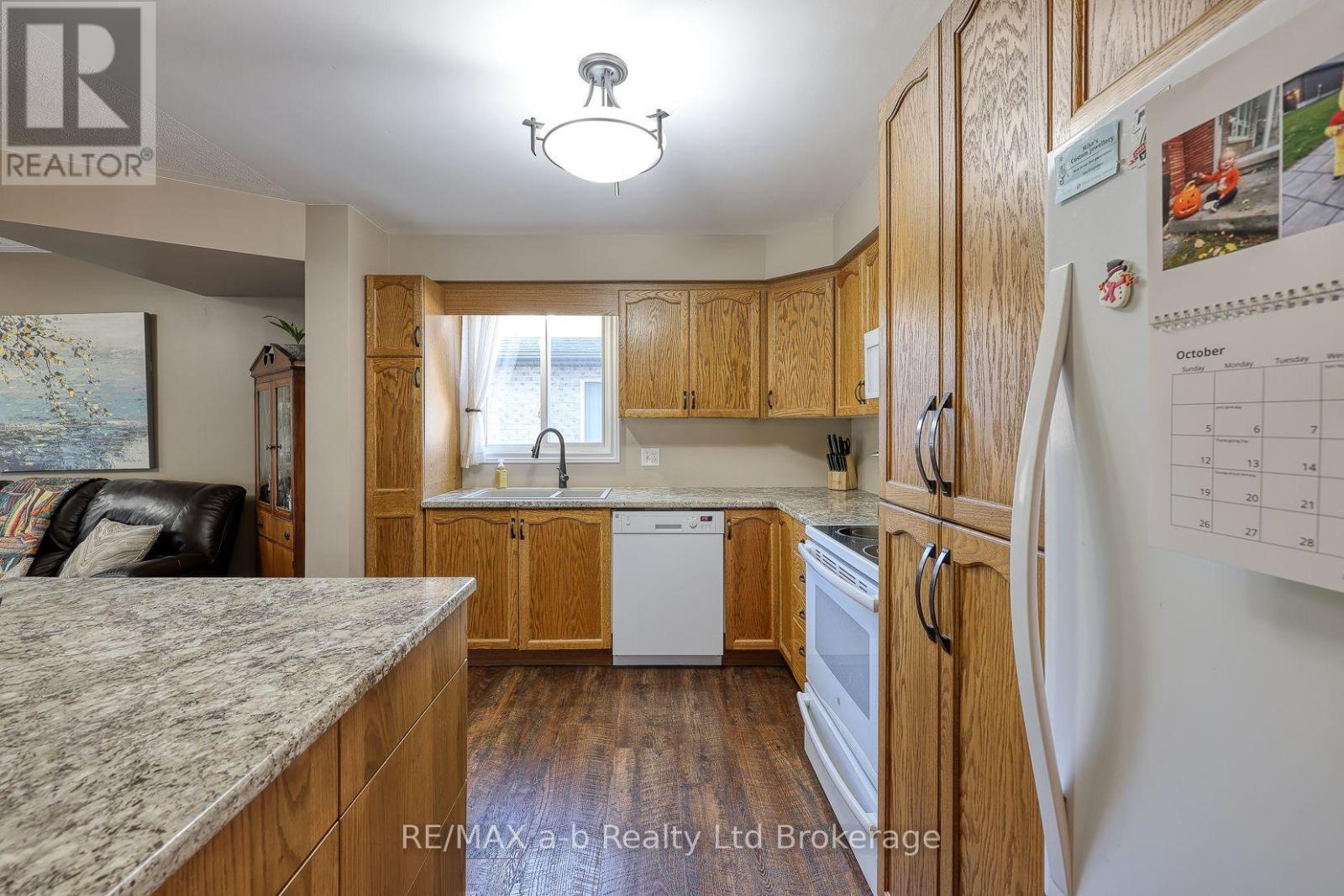 11 CORNISH CRESCENT - 7