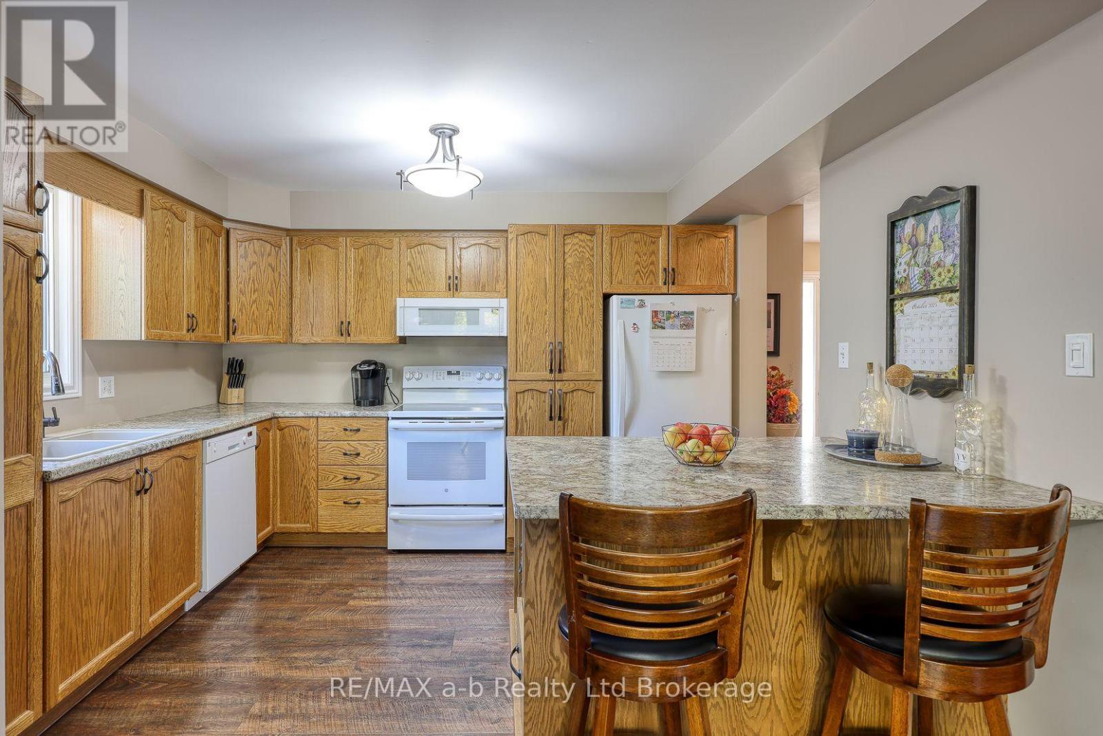 11 CORNISH CRESCENT - 8