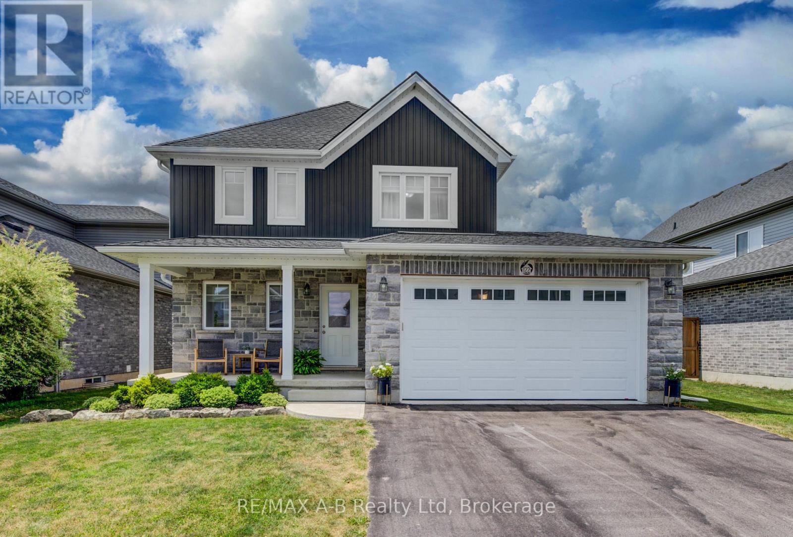 122 HALLIDAY DRIVE - 1