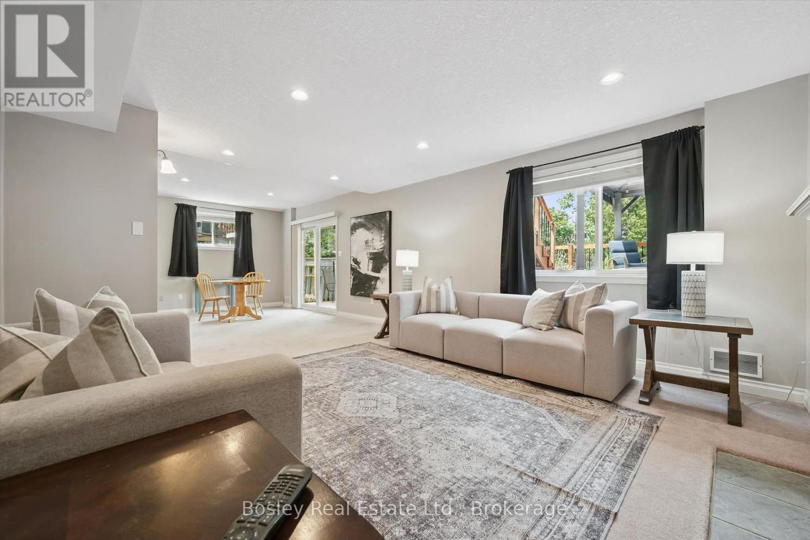 37 MUNROE CRESCENT - Image 34