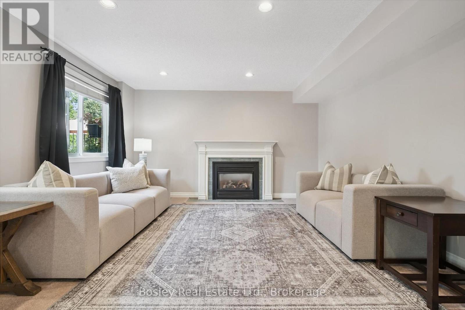 37 MUNROE CRESCENT - Image 32