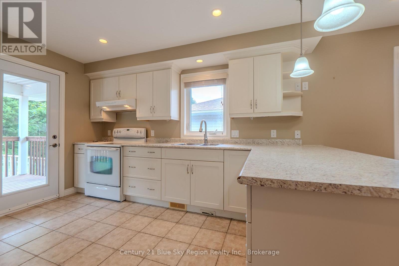 304 OSPREY CRESCENT - 11