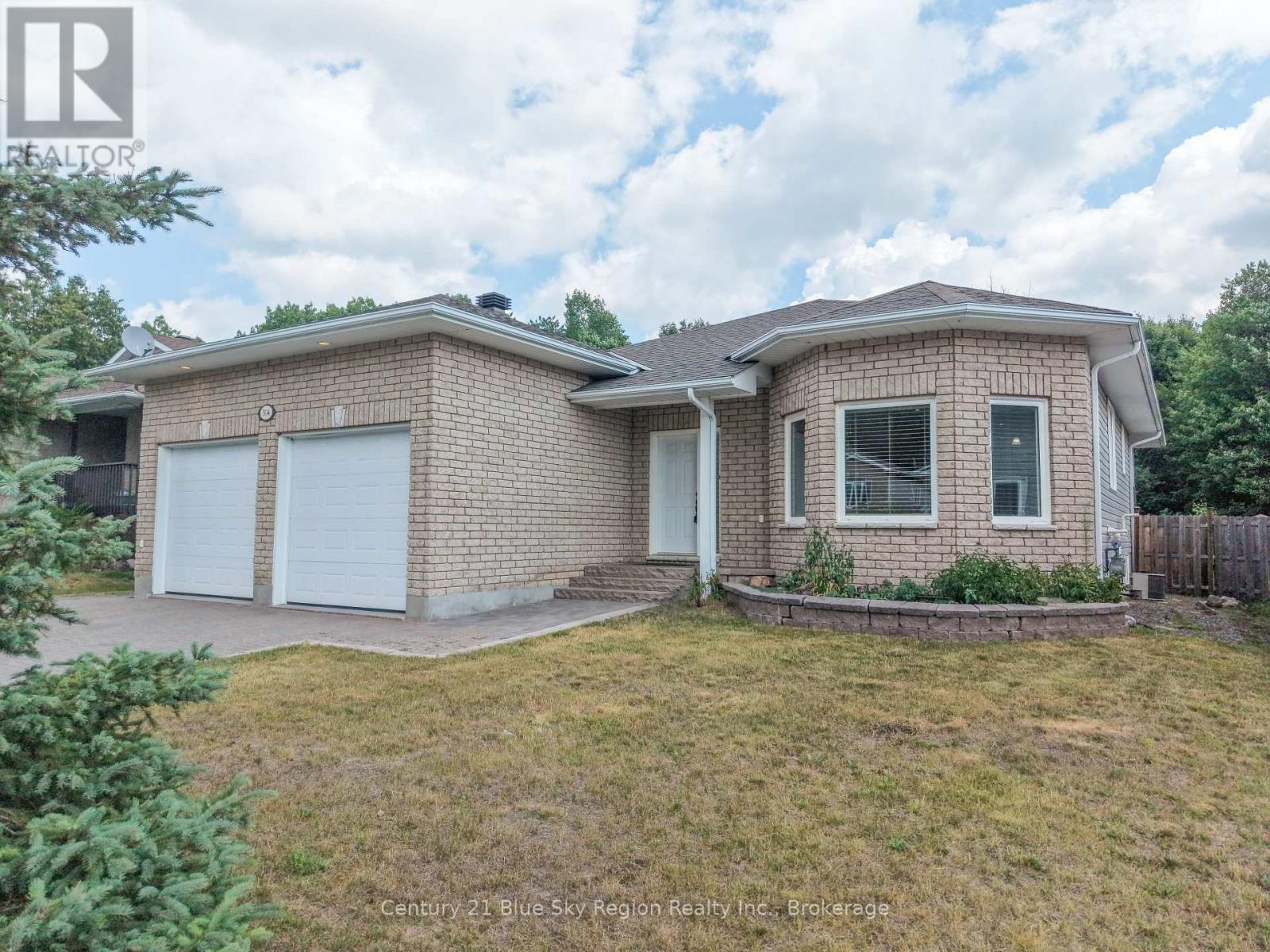 304 OSPREY CRESCENT - 3