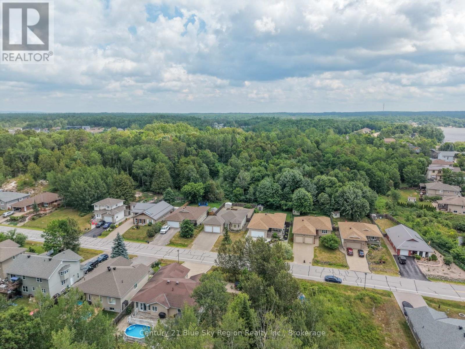 304 OSPREY CRESCENT - 37