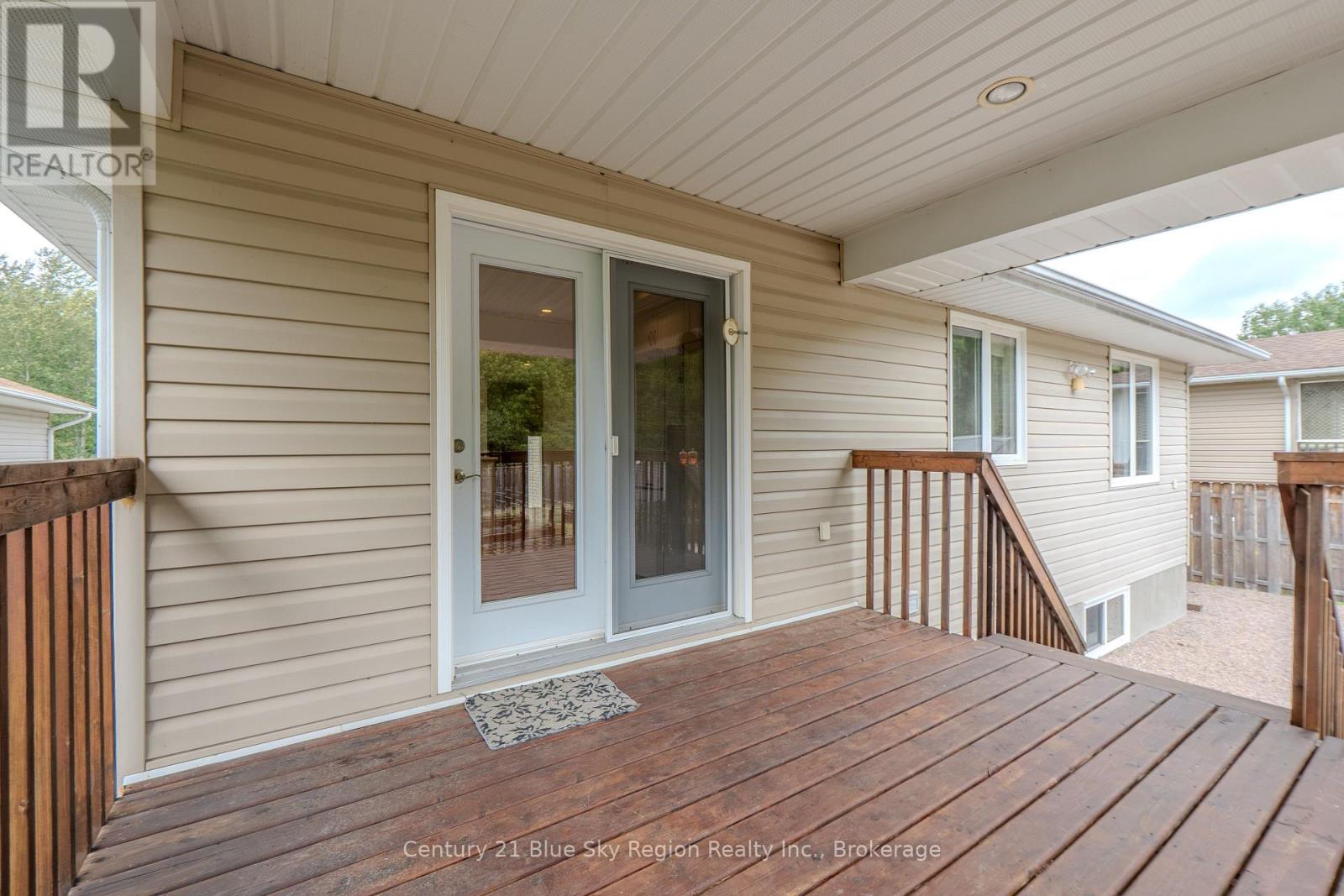 304 OSPREY CRESCENT - 42